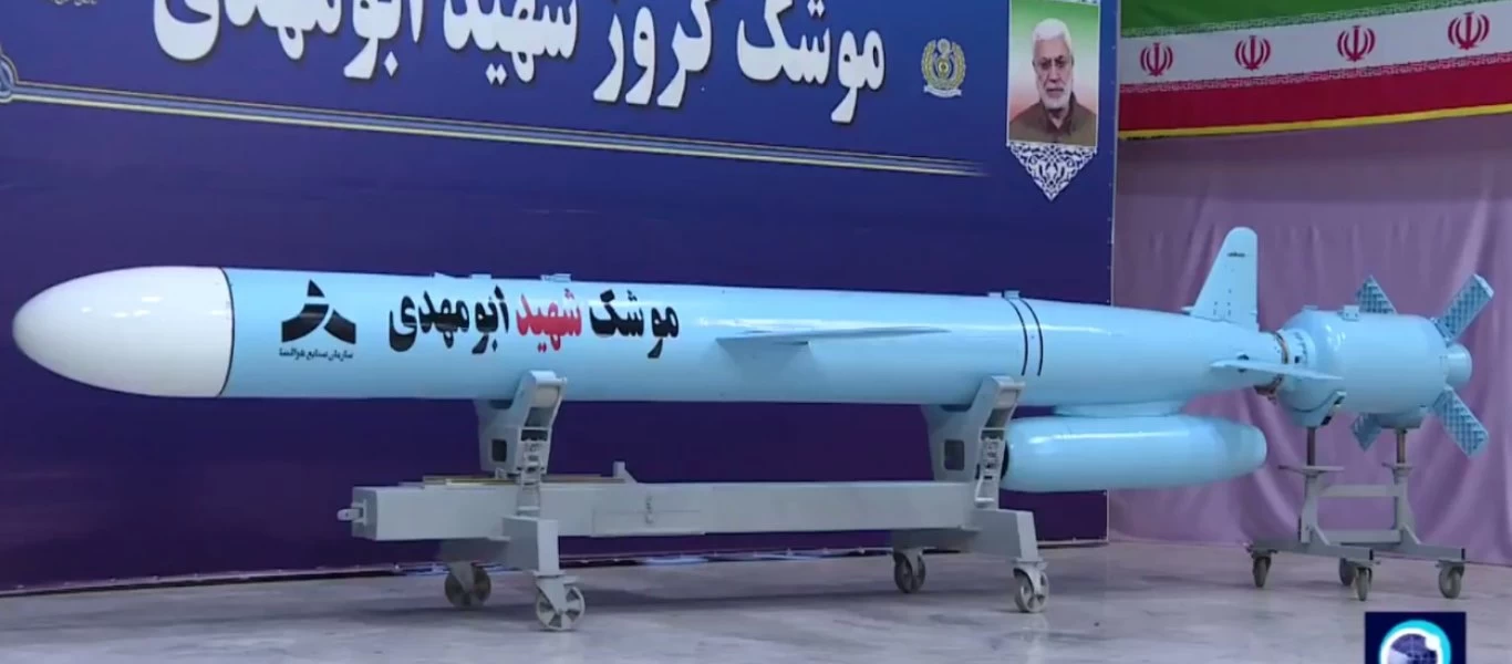 Το Ιράν παρουσίασε νέο βαλλιστικό πύραυλο και νέο πύραυλο cruise (βίντεο)